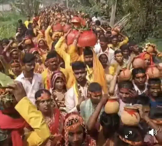 शतचंडी महायज्ञ का शुभारंभ,1011 कन्याओं ने निकाली भव्य कलश यात्रा