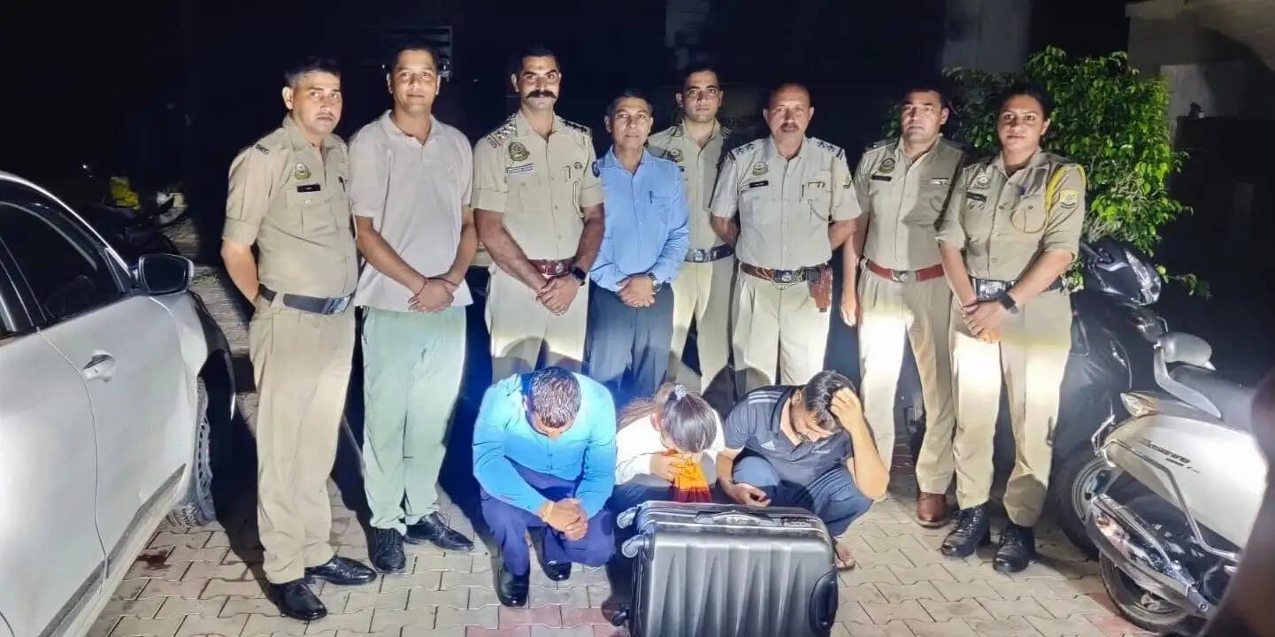 देहरा पुलिस ने एक मामले में सवा किलो से अधिक आभूषण और 90 लाख की नकदी की बरामद