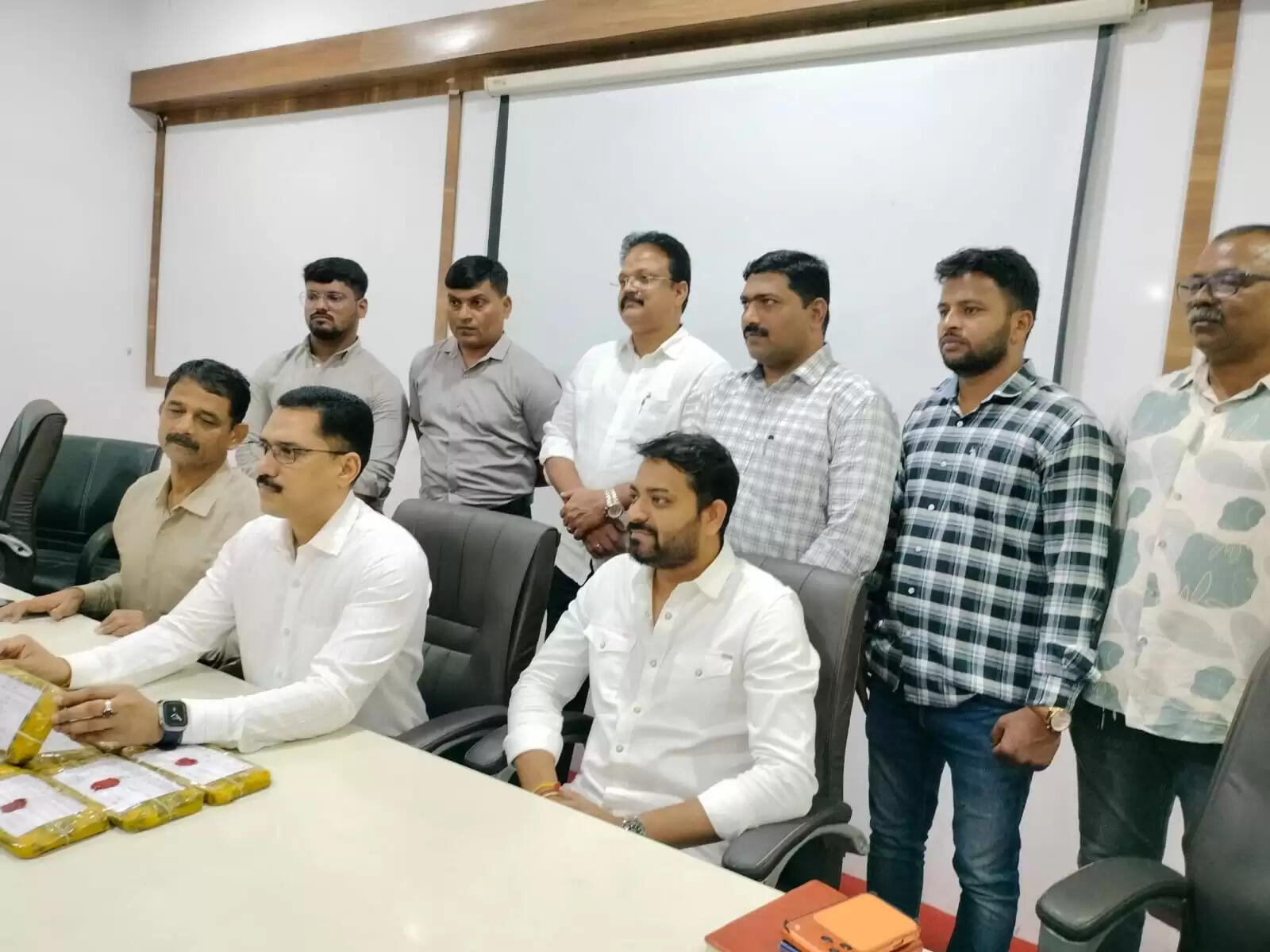 ठाणे में 5करोड़ के चरस के साथ कलकत्तावासी गिरफ्तार