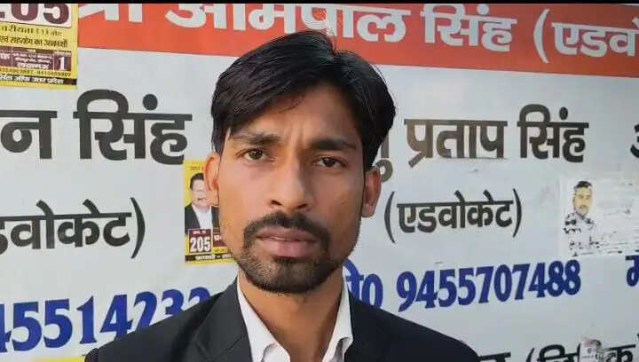 चैंबर में घुसकर वकील पर जानलेवा हमला