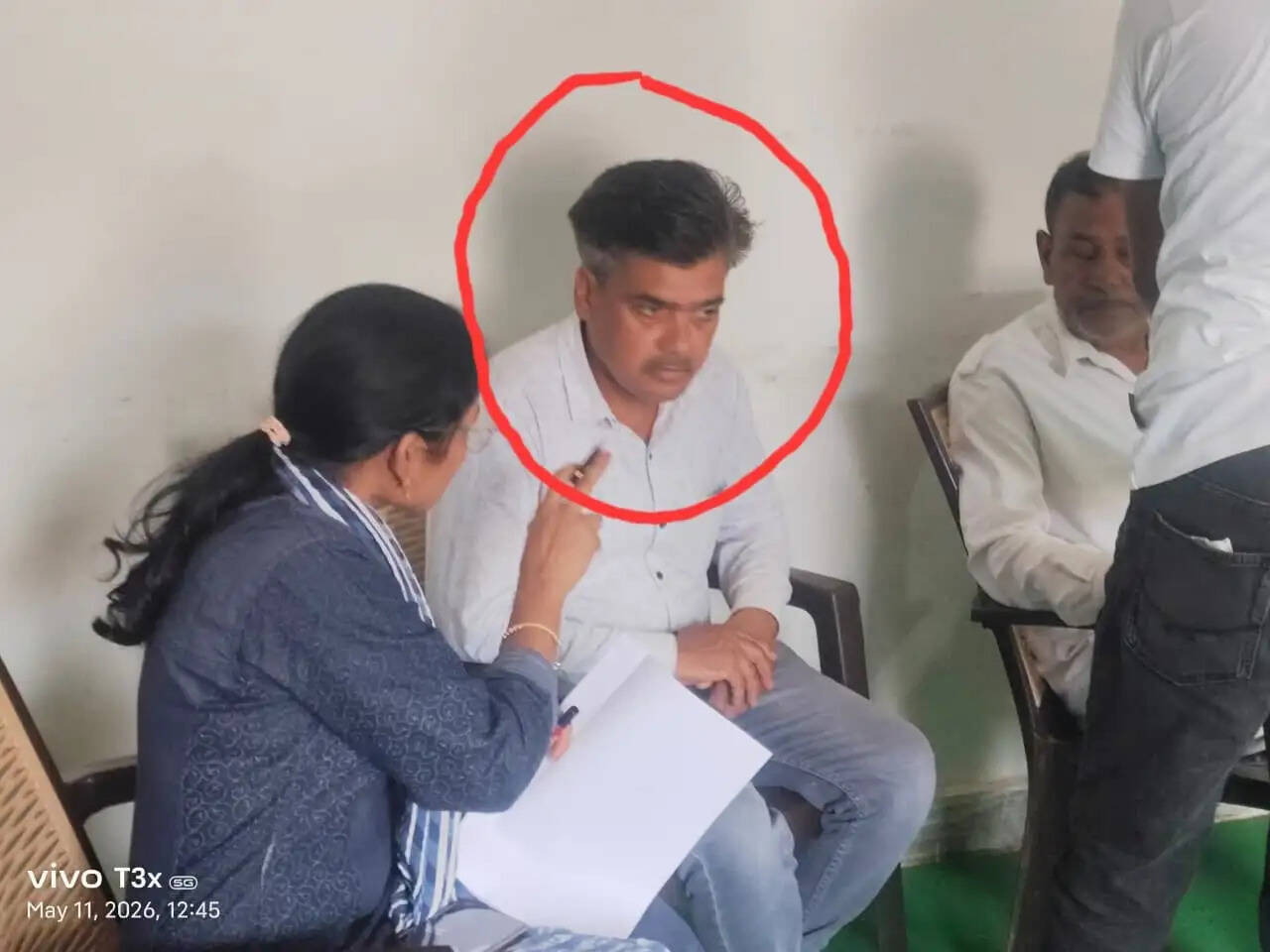 दमोह में लोकायुक्त की बड़ी कार्रवाई, रिश्वत लेते पंचायत सचिव और चौकीदार गिरफ्तार