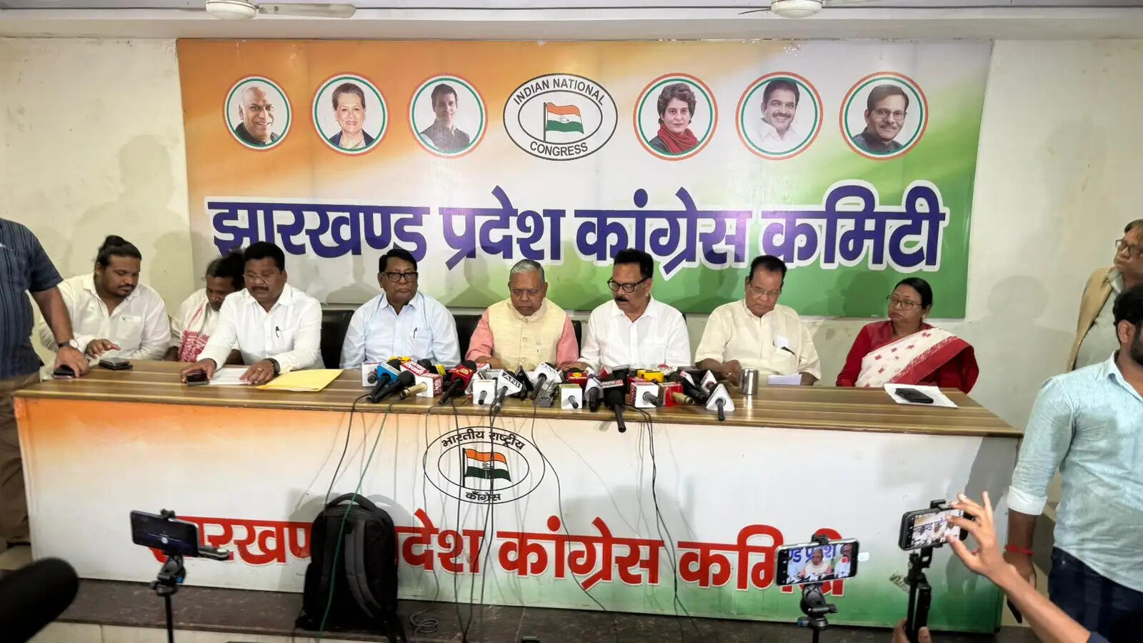 आदिवासी समाज के नाम पर कार्यक्रम कर भाजपा कर रही राजनीतिक लाभ लेने का प्रयास : कांग्रेस