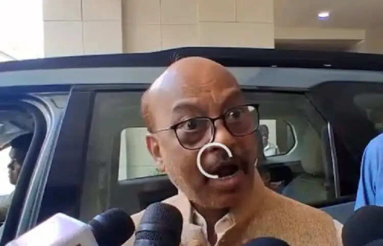 असम: बाढ़ आपदा के बीच विदेश यात्रा पर&nbsp;भाजपा विधायक गोस्वामी ने दी सफाई