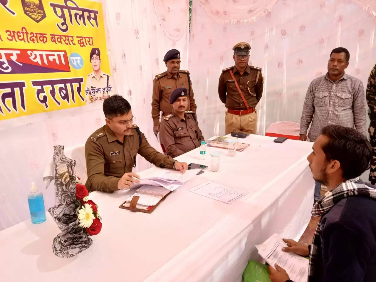 राजपुर थाना में एसपी ने जनता दरबार में की भूमि विवादों की सुनवाई