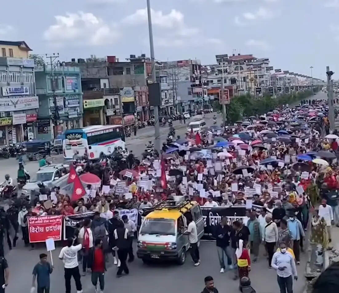 नेपाल के भूमिहीनों का प्रधानमंत्री से प्रश्न - हमारा वोट और टैक्स वैध तो हम अवैध कैसे?