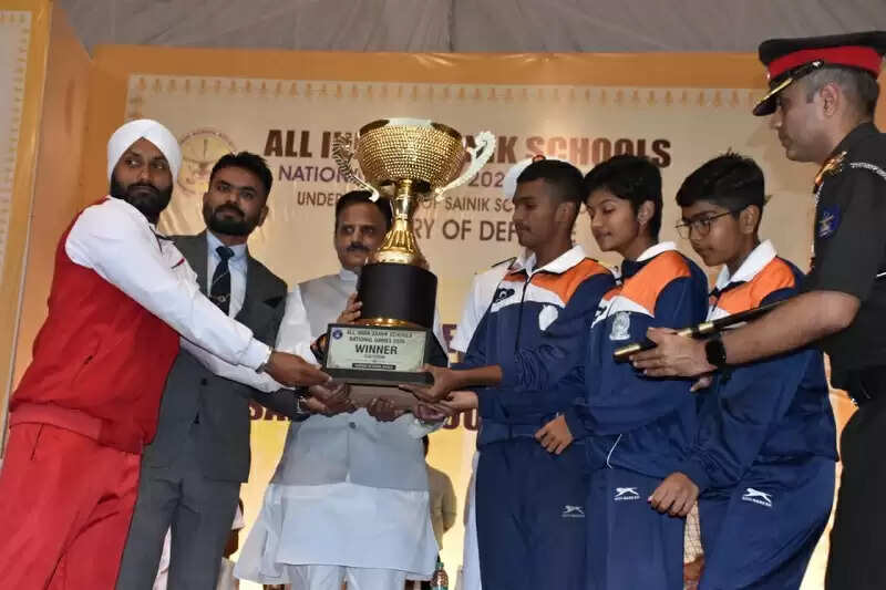 उद्देश्य, संयम और निरंतर प्रयास से ही पूरा होगा विकसित भारत का लक्ष्यः एडमिरल त्रिपाठी