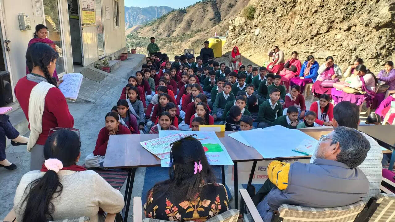 देई 2.0 कार्यक्रम के तहत बागी विद्यालय में चित्रकला तथा स्लोगन लेखन प्रतियोगिताएं