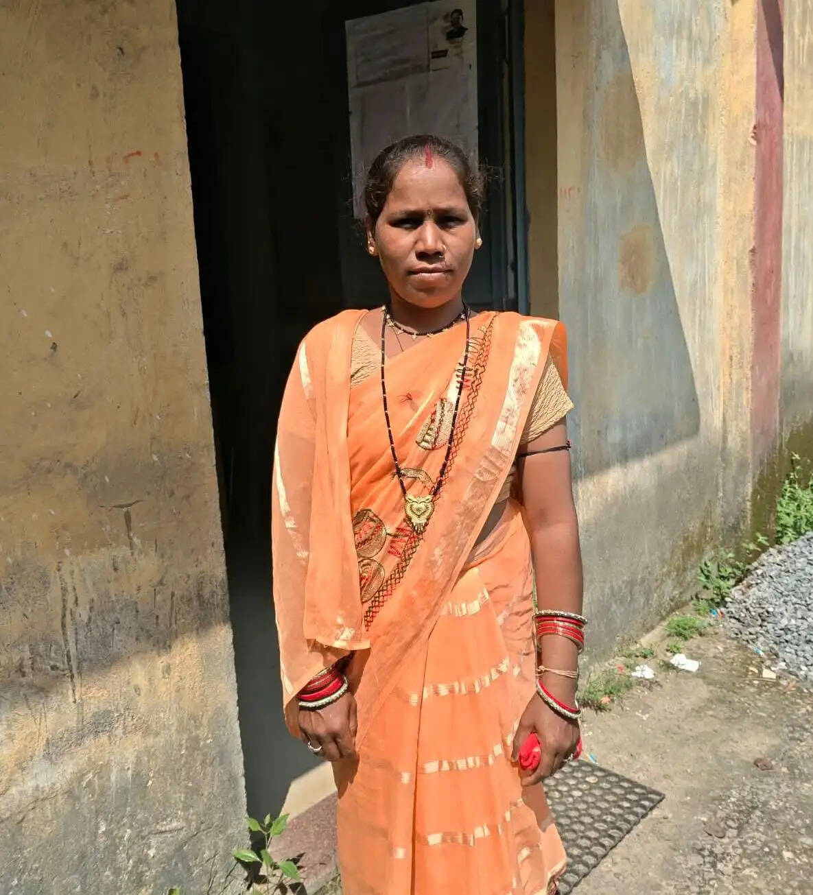 कोरबा: मुख्यमंत्री नोनी सशक्तिकरण सहायता योजना से जमुना बाई को मिले 20 हजार रुपये, बेटी के विवाह के लिए संजोकर रखी राशि