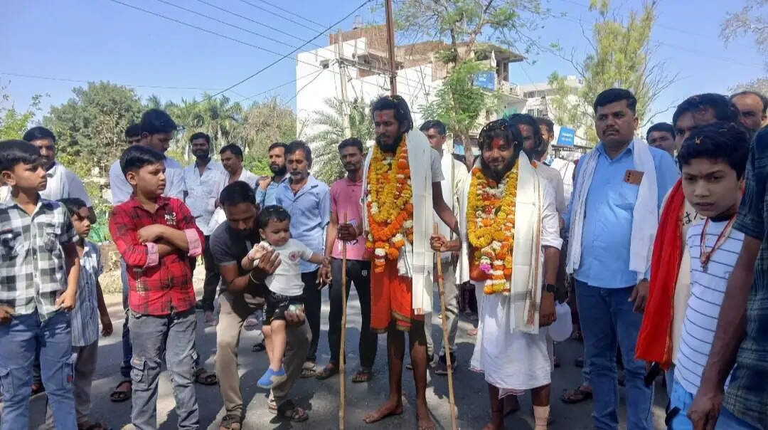 सागरः गौरझामर के दो सगे भाइयों ने पांच माह में पूर्ण की 3000 किमी की नर्मदा परिक्रमा