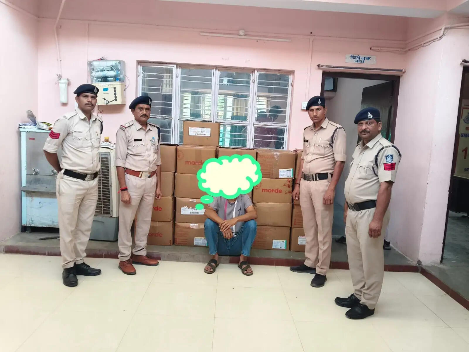 राजगढ़ः गोदाम से 800 बोतल तेजाब जब्त, आरोपित गिरफ्तार