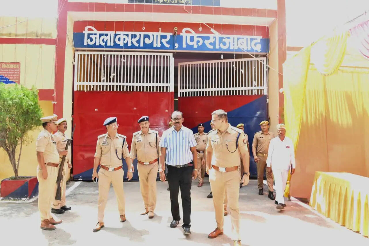 डीएम, एसएसपी ने किया जेल का निरीक्षण, कहा-बीमार बन्दियों काे मिले त्वरित इलाज