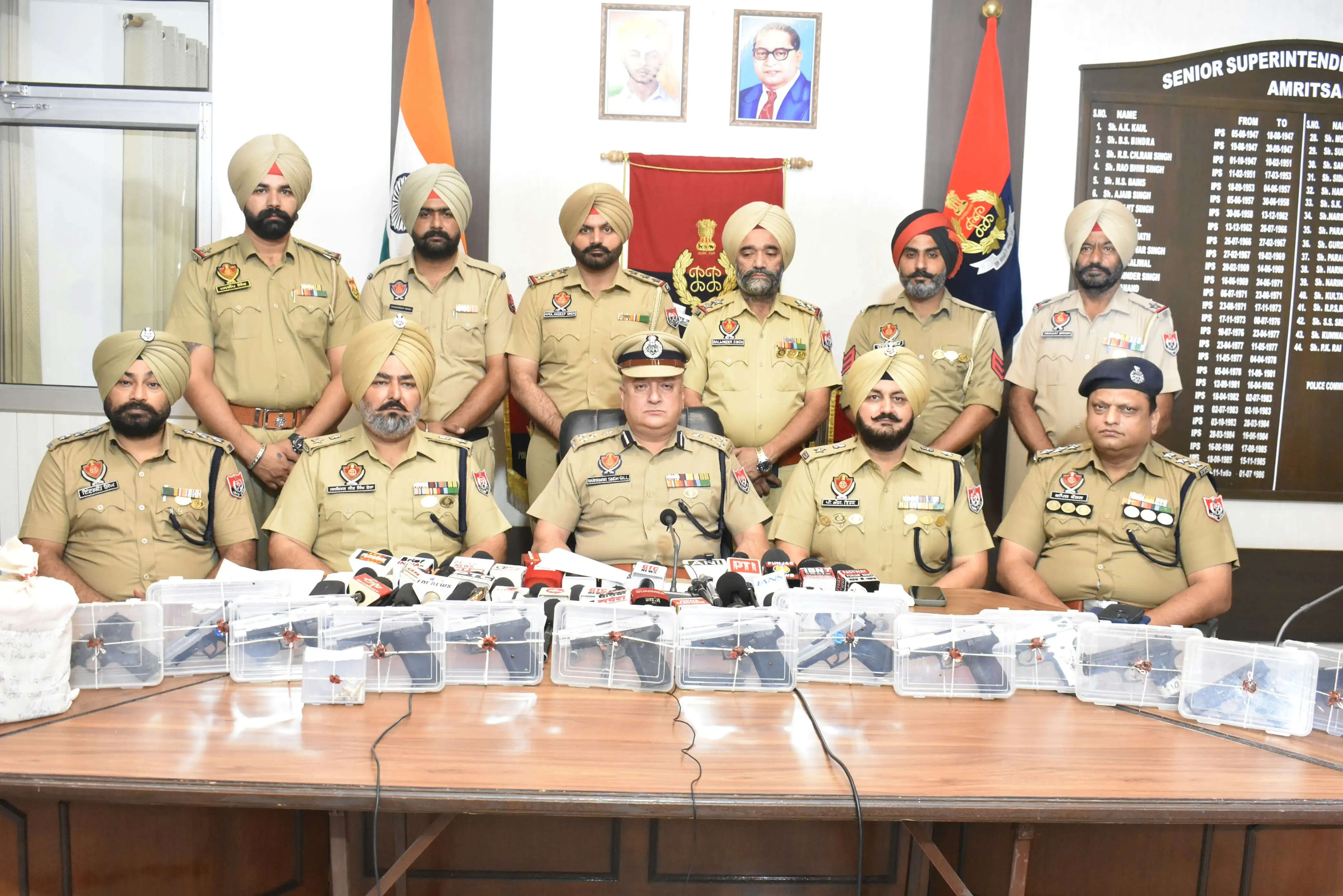 (अपडेट) पंजाब में नशा तस्करी के तीन नेटवर्क का भंडाफोड़, पांच गिरफ्तार, 3.26 किलो हेरोइन और 13 पिस्तौल बरामद