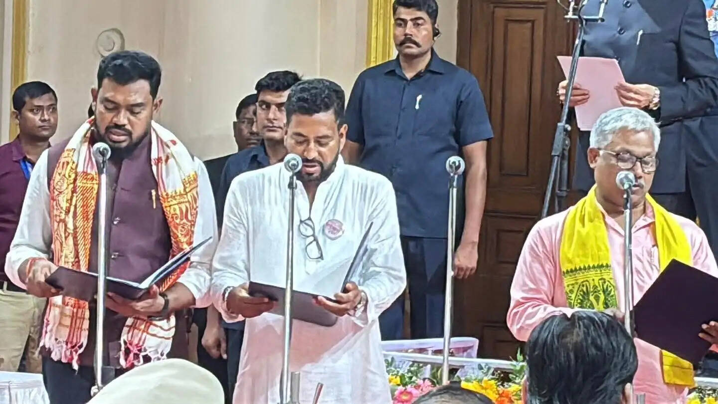 शिक्षक से मंत्री तक का सफर- शंकर घोष ने फिर साबित किया जनता का भरोसा ही सबसे बड़ी ताकत