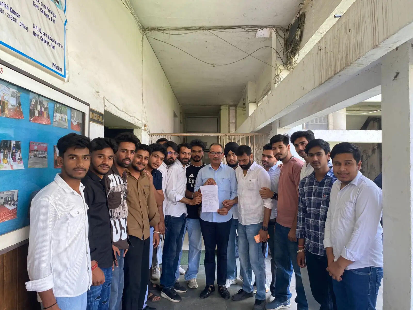 जींद : अखिल भारतीय विद्यार्थी परिषद ने विश्वविद्यालय व राजकीय महाविद्यालयों में सौंपा ज्ञापन