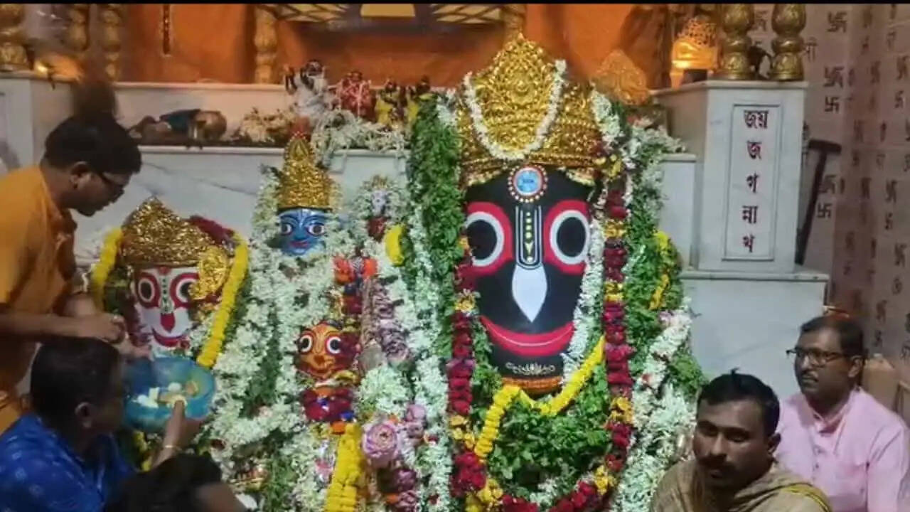 माहेश में धूमधाम से मनाया गया भगवान जगन्नाथ का नवयौवन उत्सव, 56 प्रकार के भोग अर्पित