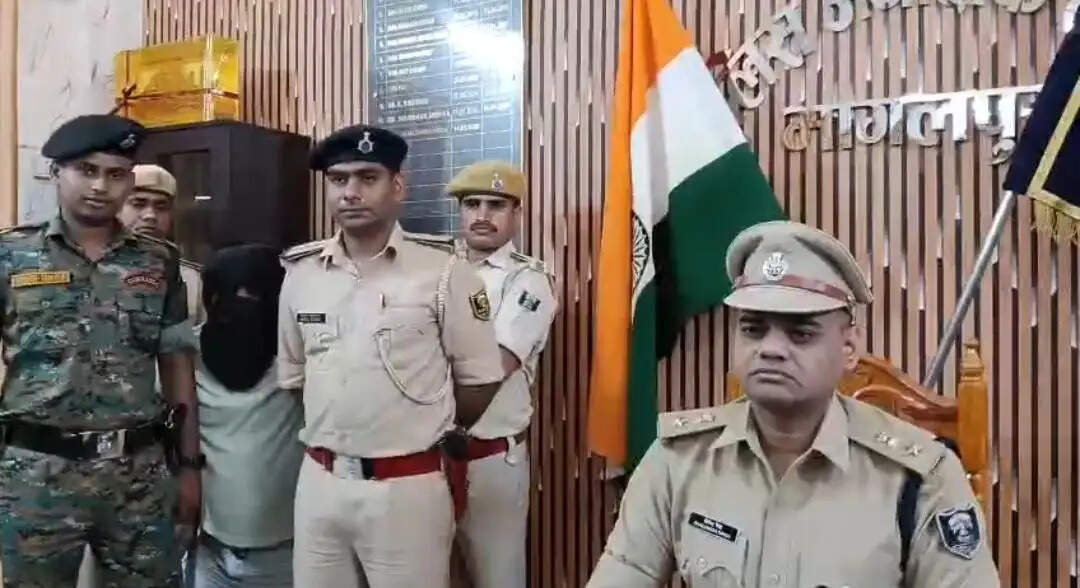 किराना दुकान की आड़ में स्मैक का कारोबार, तस्कर गिरफ्तार