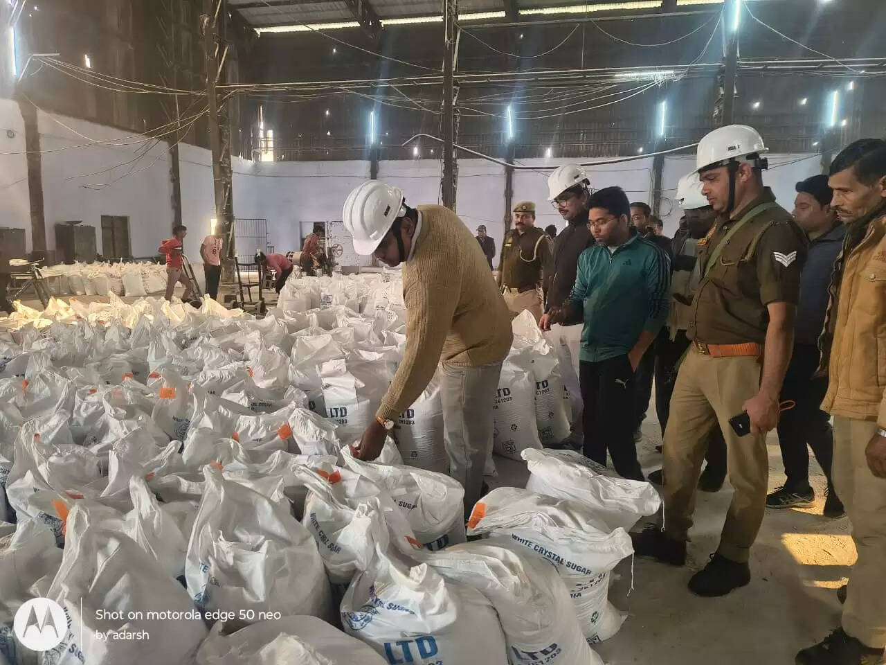 शुद्धता और मानक अनुसार हो गन्ना तौल : डीएम