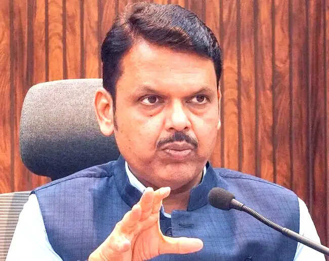 मुख्यमंत्री फडणवीस ने केंद्र में जाने की चर्चाओं पर लगाया विराम, कहा-मैं महाराष्ट्र में ही रहूंगा