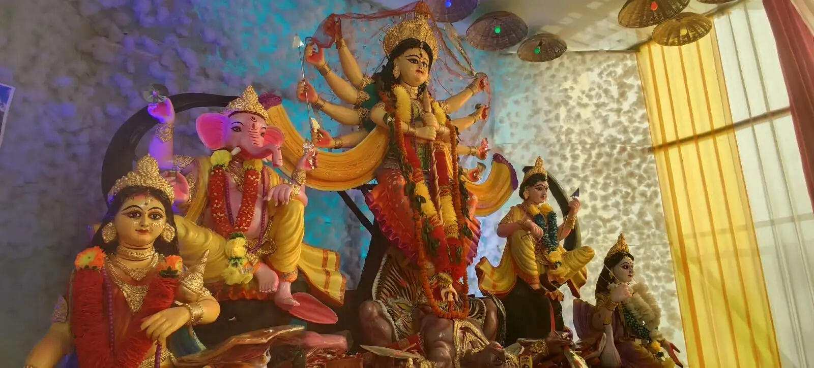 विश्वनाथ में शिवाजी संघ का दुर्गा पूजा पंडाल बना आकर्षण का केंद्र, असम की सांस्कृतिक विरासत की झलक
