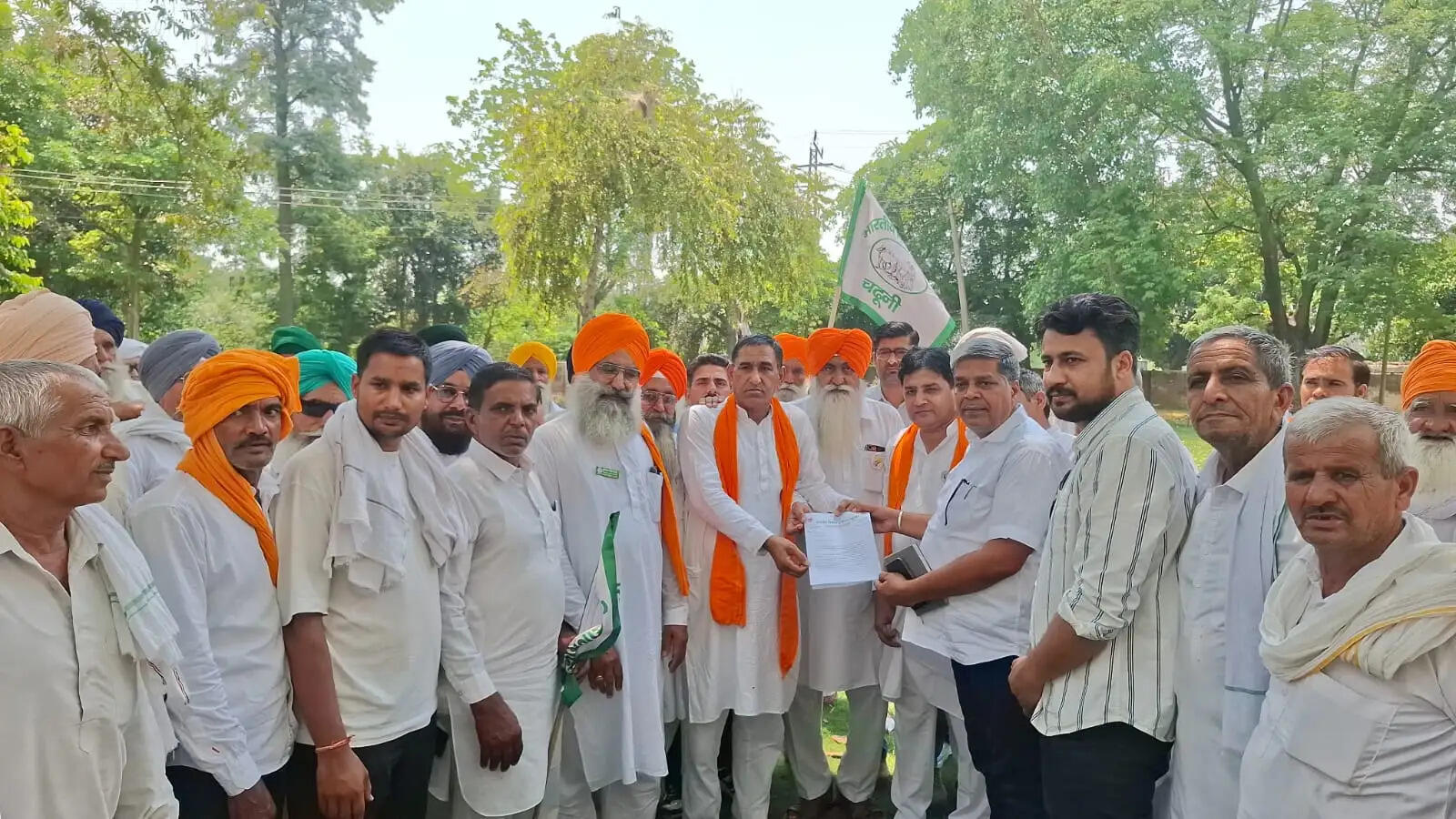 कैथल: भारत-अमेरिका ट्रेड डील के विरोध में किसानों का प्रदर्शन, सौंपा ज्ञापन