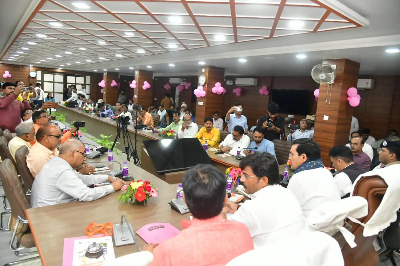 जौनपुर में ऊर्जा मंत्री ने गिनाईं 9 वर्षों की उपलब्धियां, यूपी को बताया ‘ग्रोथ इंजन’