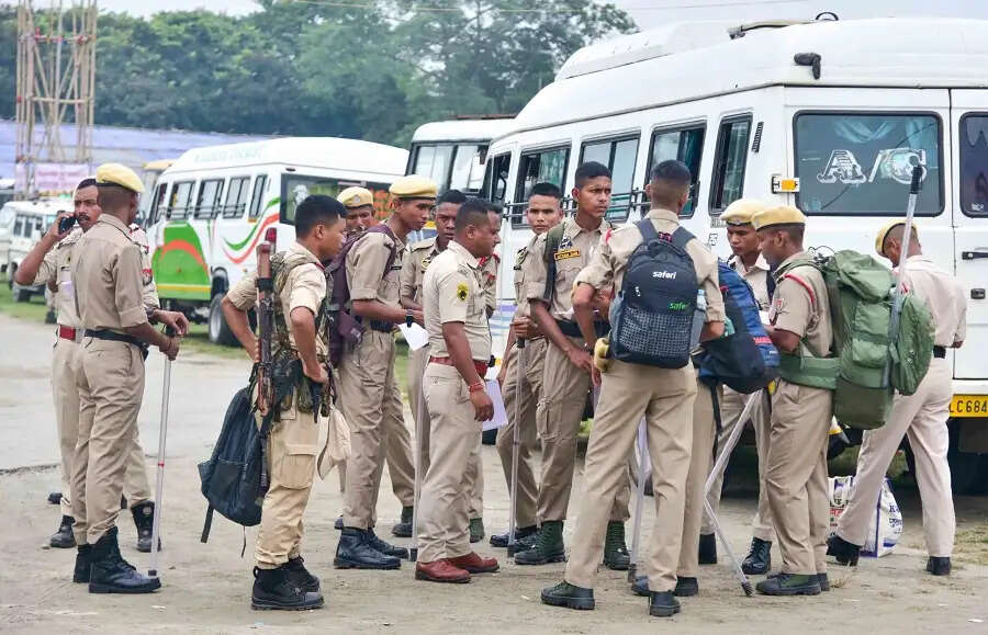 असम में नगांव लोकसभा उपचुनाव के लिए कड़ी सुरक्षा के बीच मतदान आरंभ