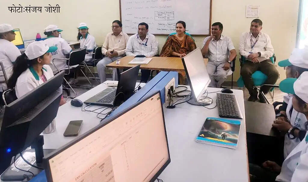 ग्रामीण क्षेत्र के युवाओं और महिलाओं को आर्थिक रूप से सशक्त बनाने का कार्य कर रहा है एसबीआई-आरसेटी
