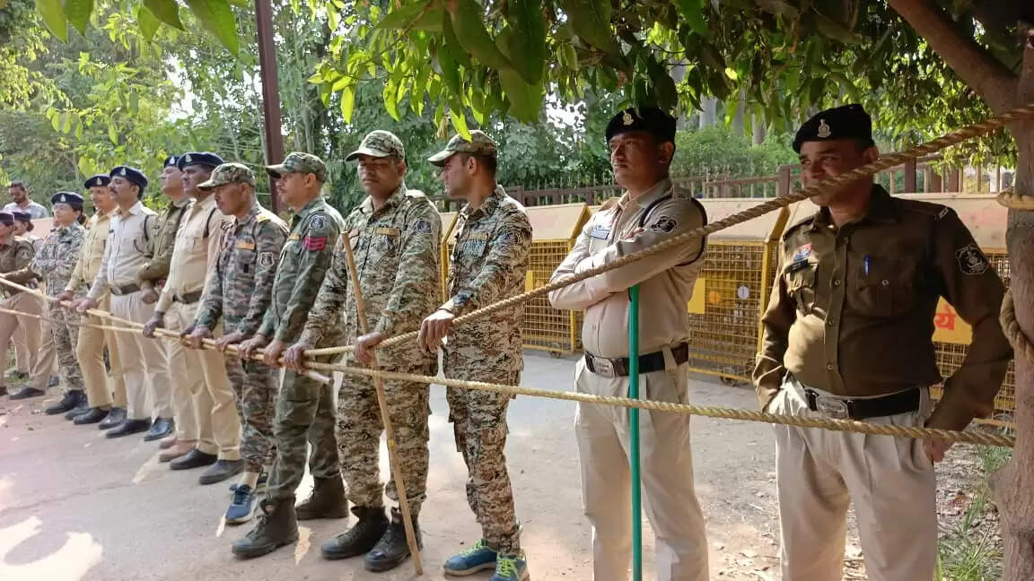 ई-रिक्शा पर कार्रवाई की मांग को लेकर ऑटो ऑनर्स एसोसिएशन का कलेक्ट्रेट घेराव