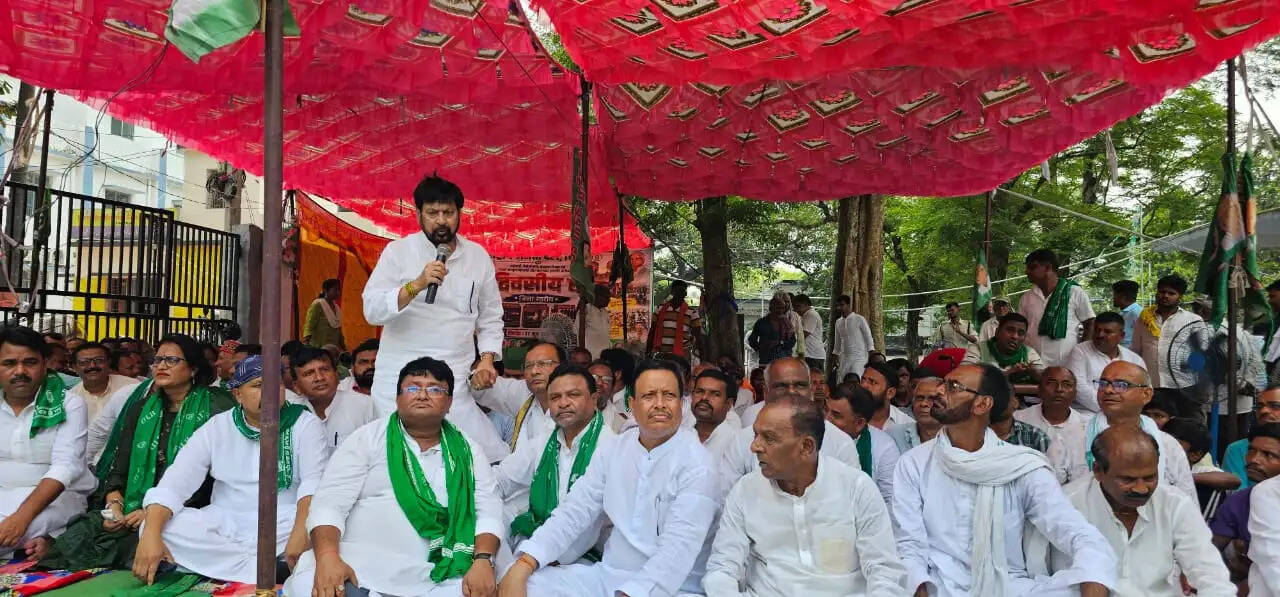 केंद्र एवं राज्य सरकार नौजवानों को रोजगार देने में अक्षम साबित हुई है : जय प्रकाश नारायण यादव