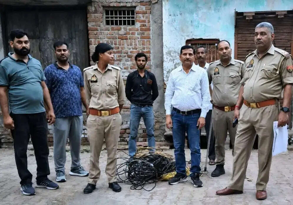 विजिलेंस ने की छापेमारी, छह जगह पकड़ी गई 19 किलोवाट की बिजली चोरी