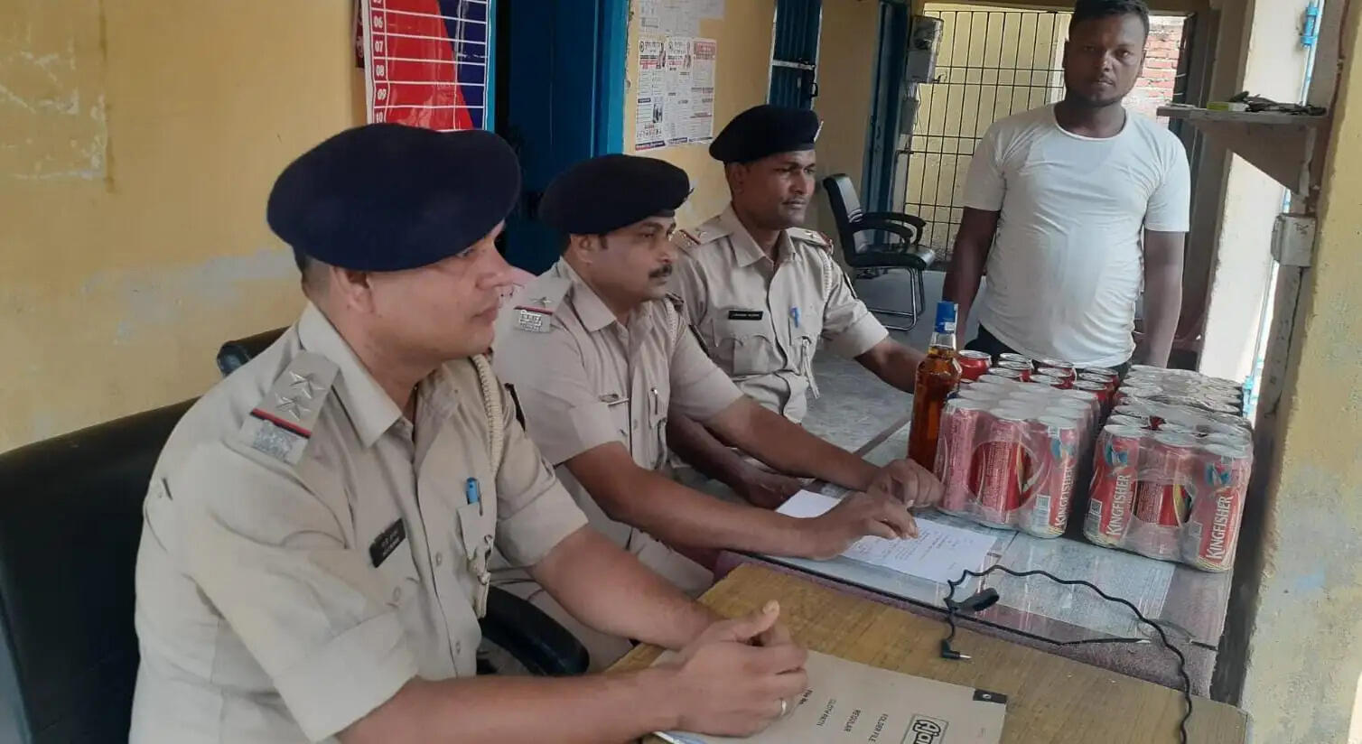 24.110 लीटर अंग्रेजी शराब के साथ कारोबारी गिरफ्तार