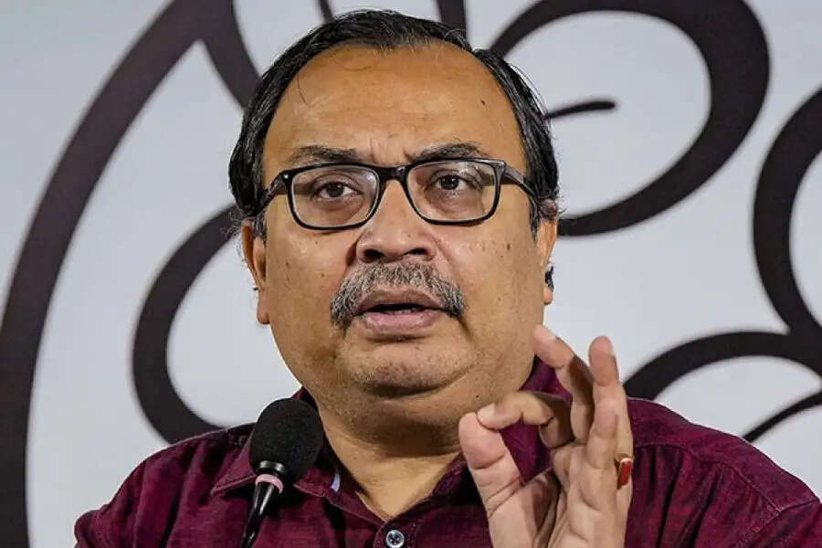 सरकारी आवास छोड़ होटल में क्यों ठहरे पुलिस ऑब्जर्वर, तृणमूल का चुनाव आयोग पर बड़ा आरोप