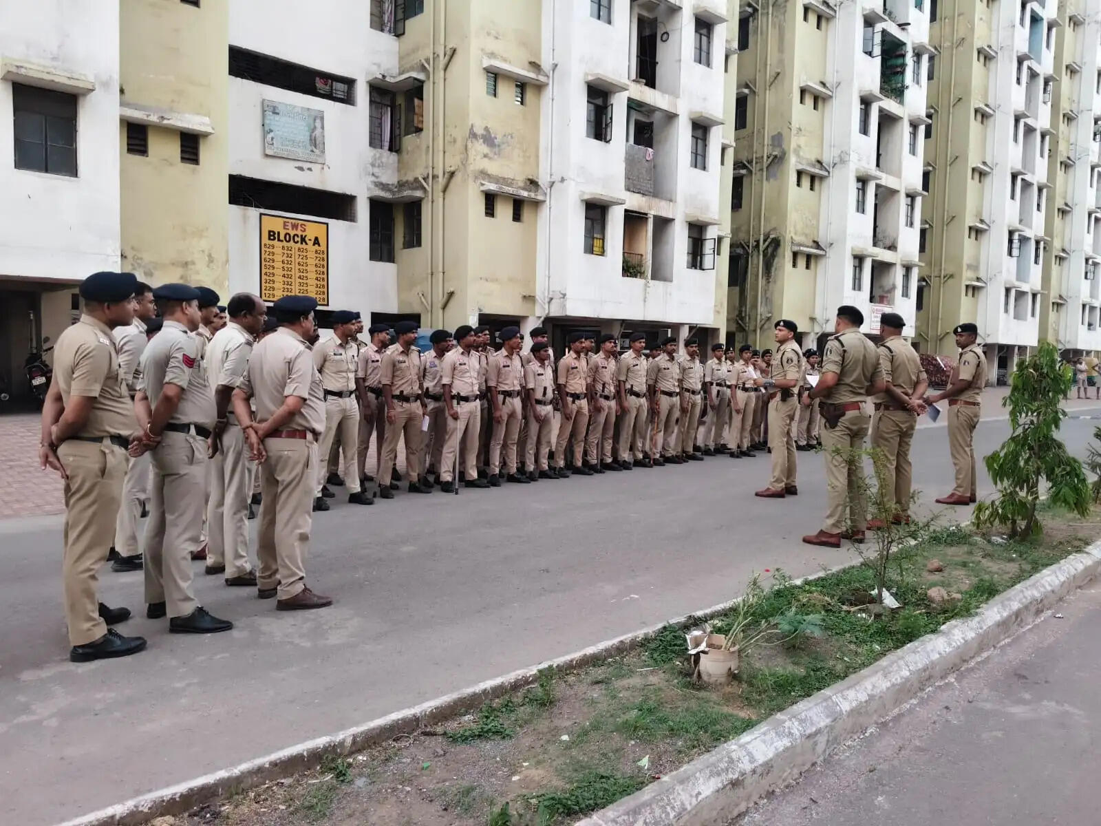 रायपुर : इंद्रप्रस्थ कॉलोनी में पुलिस का सघन चेकिंग अभियान, एक चोरी की मोटरसाइकिल बरामद