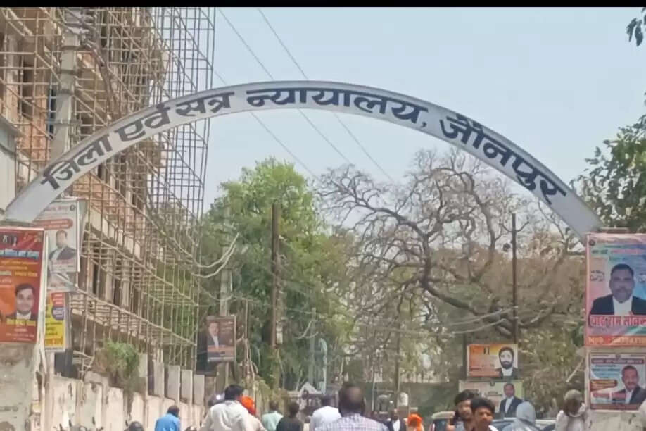 अदालत की सख्ती : नेशनल इंश्योरेंस कम्पनी पर 13 लाख की आरसी जारी