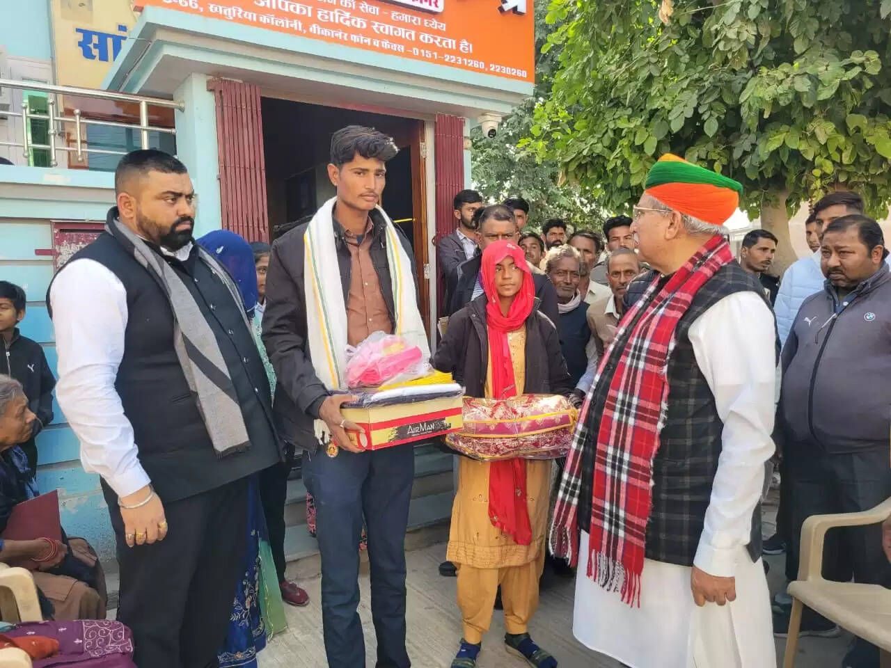 केंद्रीय मंत्री मेघवाल ने वर वधू को वितरित की विवाह सामग्री'