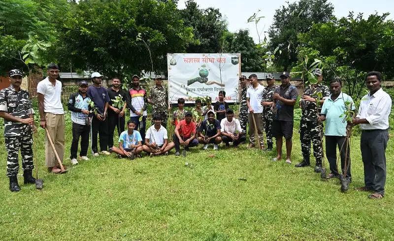 प्रथम वाहिनी एसएसबी ने चलाया व्यापक पौधरोपण अभियान, पर्यावरण संरक्षण का दिया संदेश