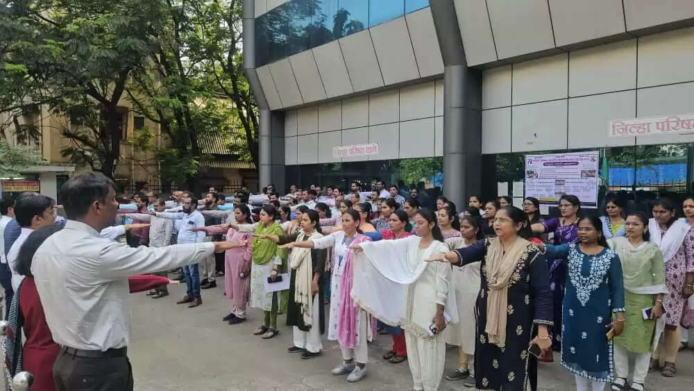 वन्दे मातरम गीत की 150 वीं वर्षगांठ पर ठाणे जेडपी में समूह गायन