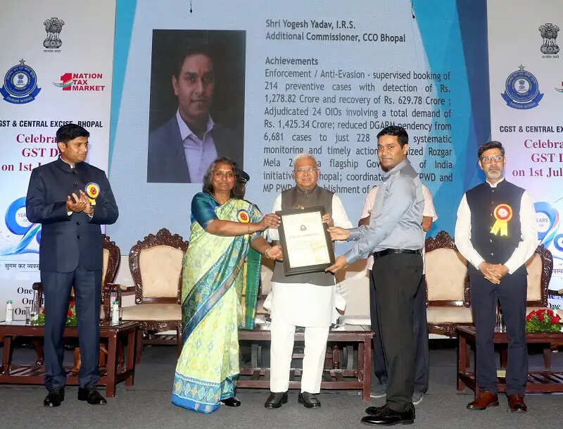 जीएसटी एक राष्ट्र-संकल्प-उत्तरदायित्व का जीवंत प्रतीक : राज्यपाल पटेल