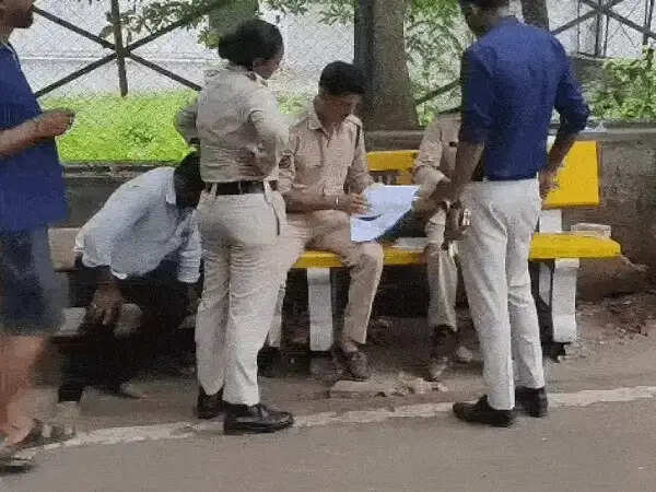भोपाल:&nbsp;बीटेक छात्रा ने&nbsp;किया&nbsp;सुसाइड,&nbsp;पिता को कमरे में फंदे&nbsp;पर लटका मिला शव, पुलिस ने शुरू की जांच