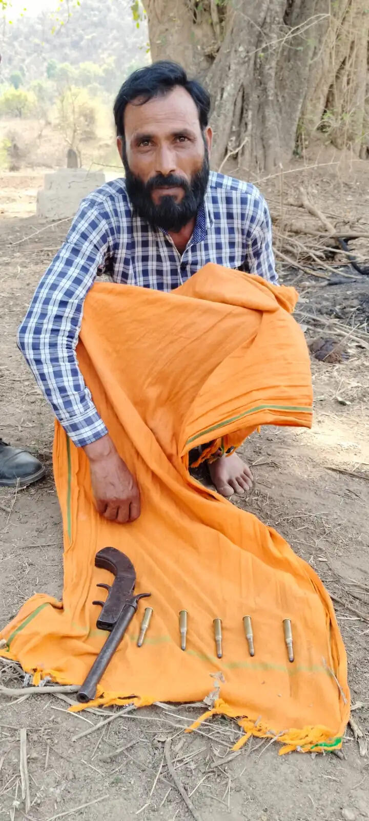 कोरबा: गाली-गलौज, मारपीट और धमकी के मामले में आरोपित गिरफ्तार, देशी कट्टा और जिंदा कारतूस बरामद