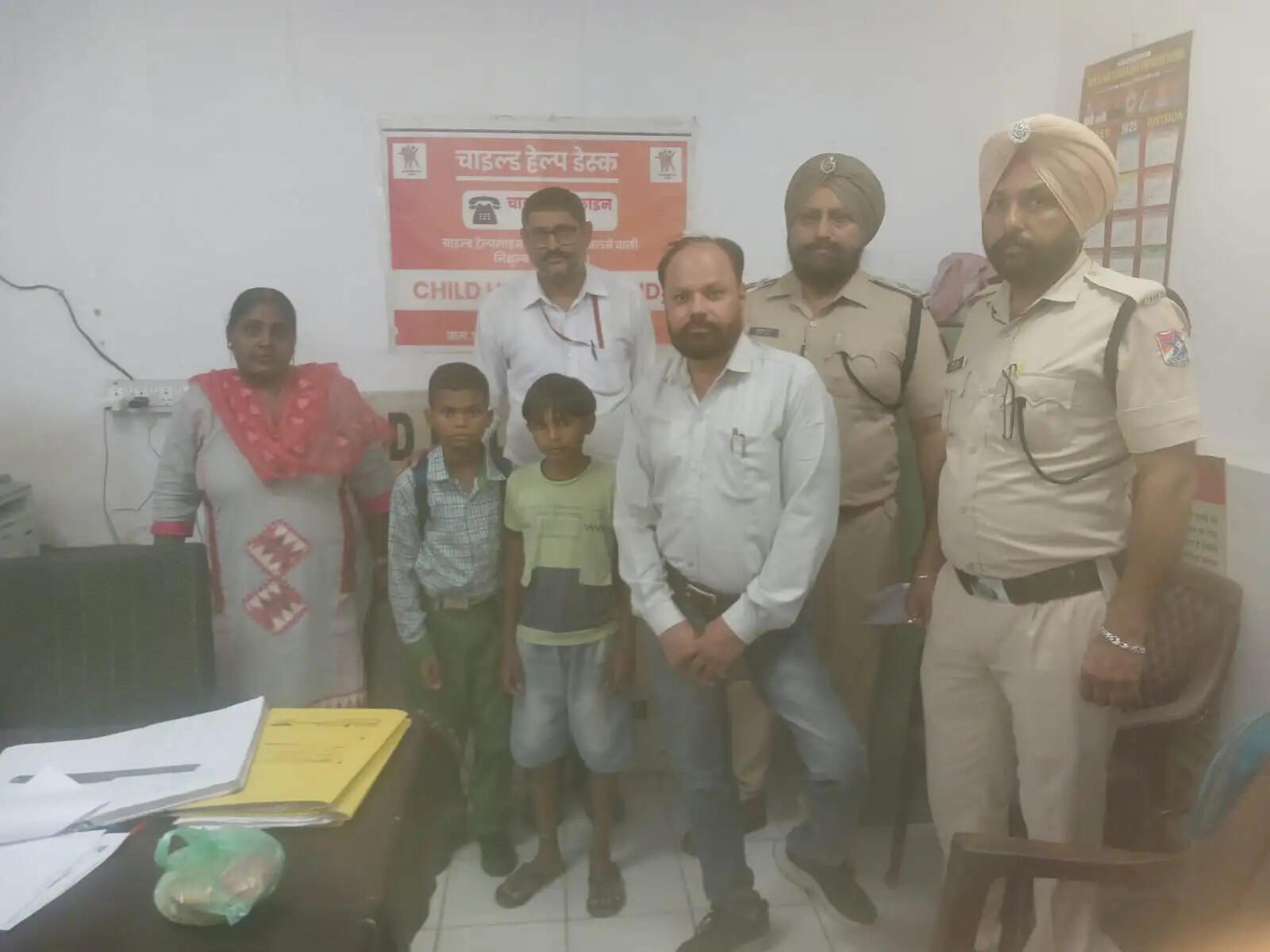 सीटीआई सुरेंद्र मीणा की सतर्कता से दो बच्चे सुरक्षित, चाइल्ड हेल्प डेस्क को किए सुपुर्द