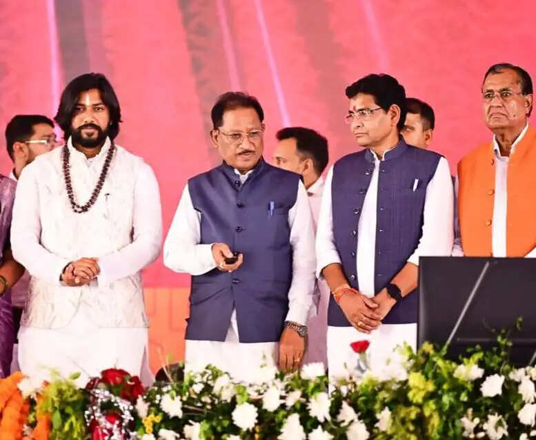 अंबिकापुर : सीएम साय ने 3,158 हितग्राहियों को 3.15 करोड़ से अधिक की राशि का किया अंतरण