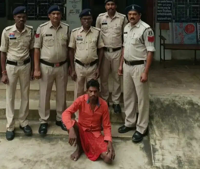 पत्नी की गला दबाकर हत्यारोपित पति गिरफ्तार, डीएनए रिपोर्ट से खुला राज