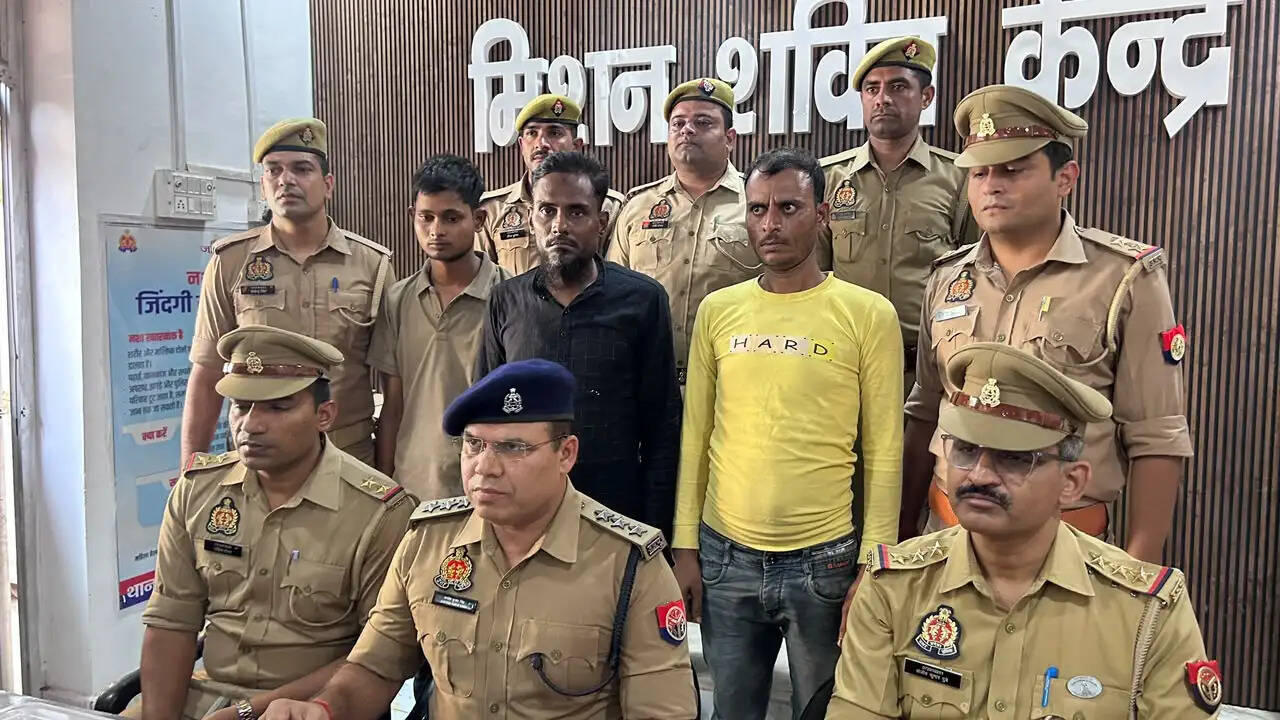 डेढ़ करोड़ की चरस के साथ तीन अभियुक्त गिरफ्तार