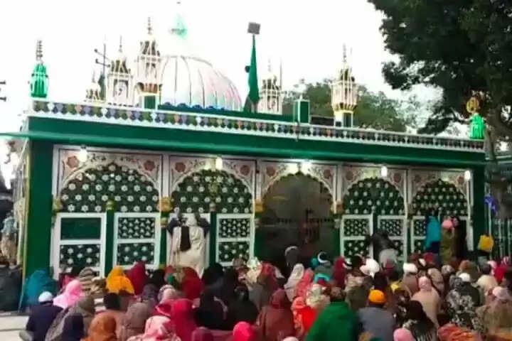 अवैध उगाही के आरोप में दरगाह कर्मचारी निलंबित, जांच समिति गठित