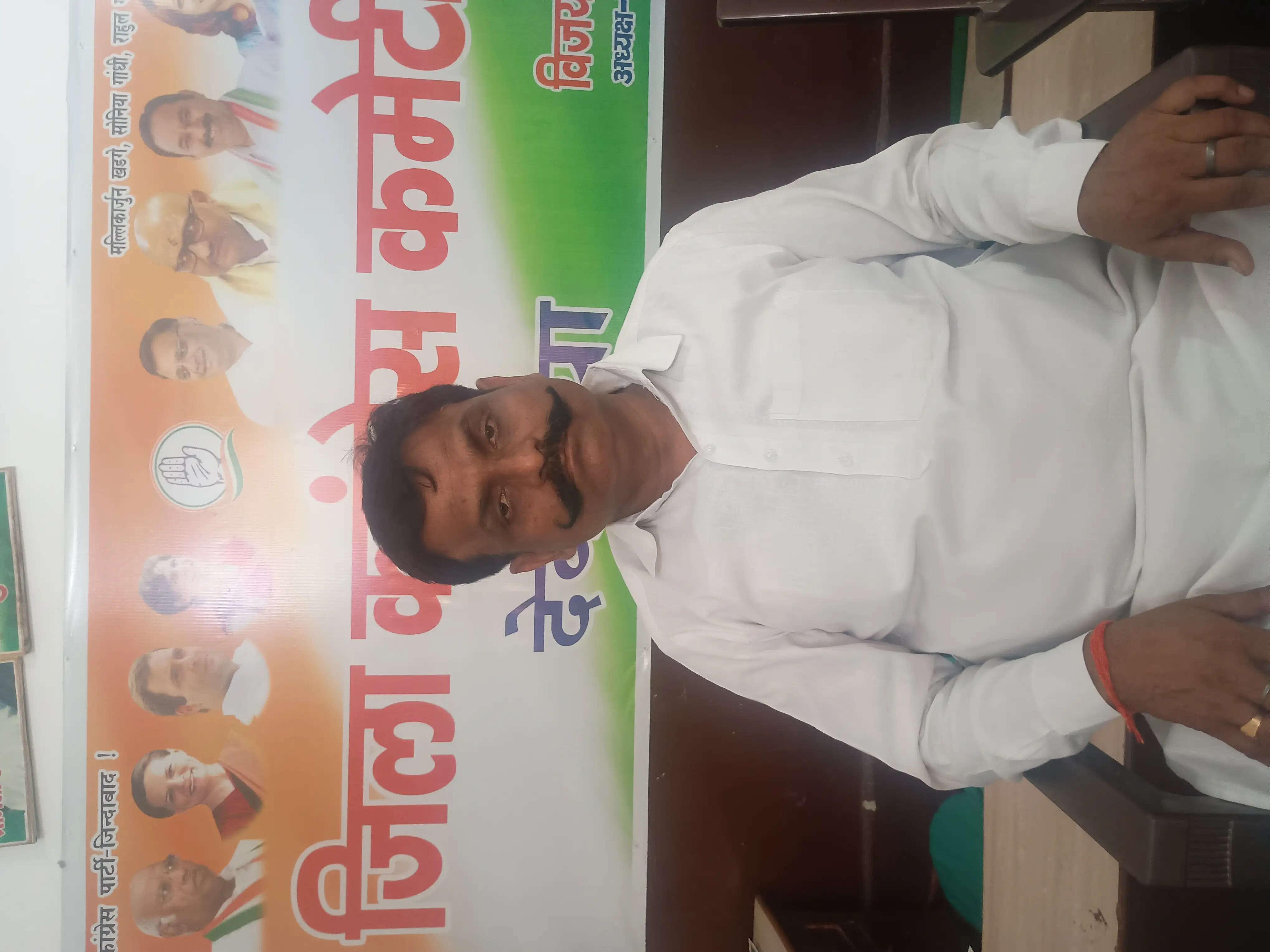 महोबा की दलित छात्रा के साथ हुई घटना गलत : विजय शेखर