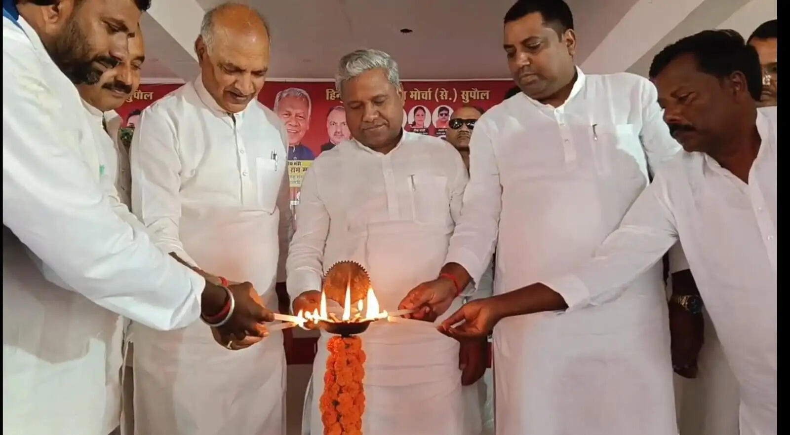 गरीब चौपाल यात्रा में उमड़ी भीड़, संतोष सुमन बोले- आरक्षण का वर्गीकरण जरूरी
