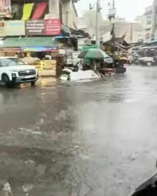 नौतपा के बीच झमाझम बारिश, कंचे के आकार के ओले गिरे