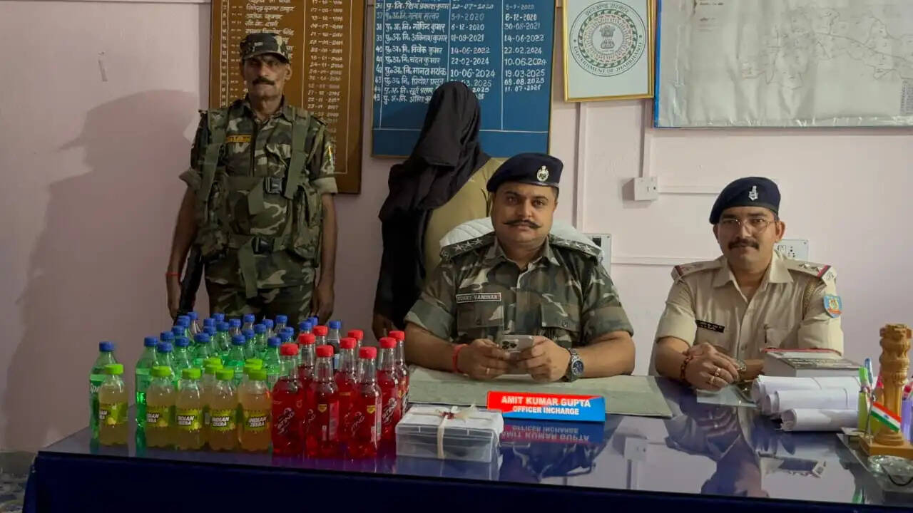गुमटी में चोरी कर पिकअप से भाग रहा चालक गिरफ्तार, दो साथी फरार