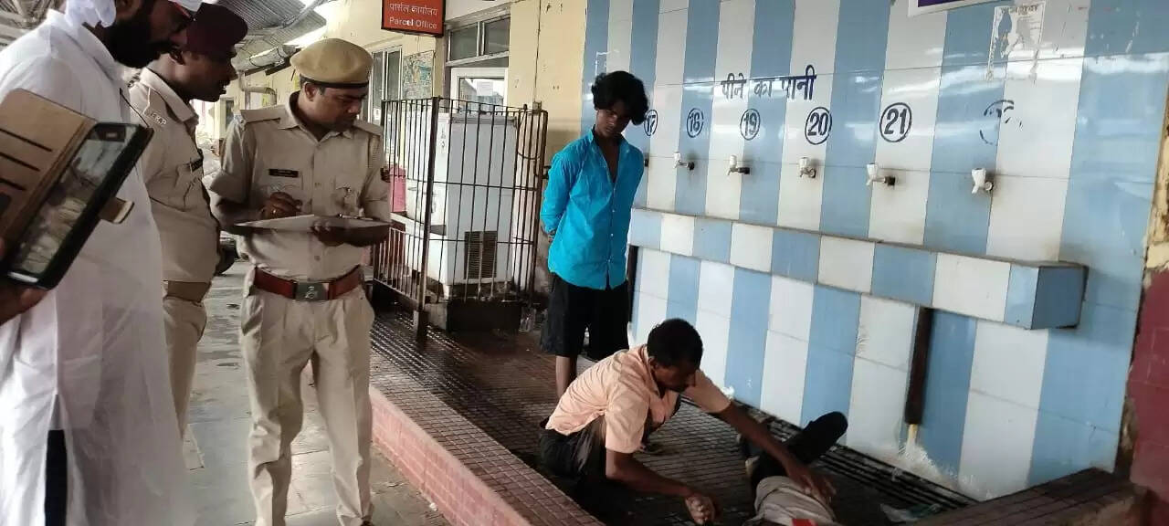 रक्सौल रेलवे स्टेशन पर मिला अज्ञात शव